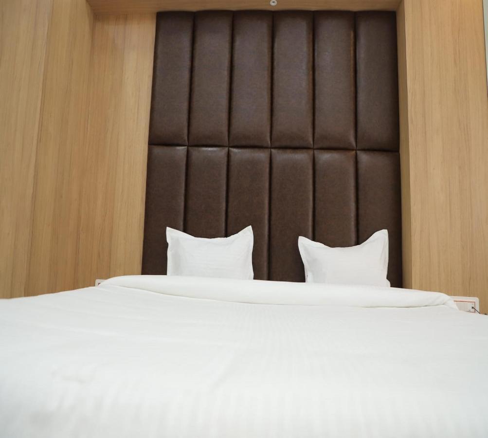 Hotel Dwarka Palace Ahmednagar Ngoại thất bức ảnh