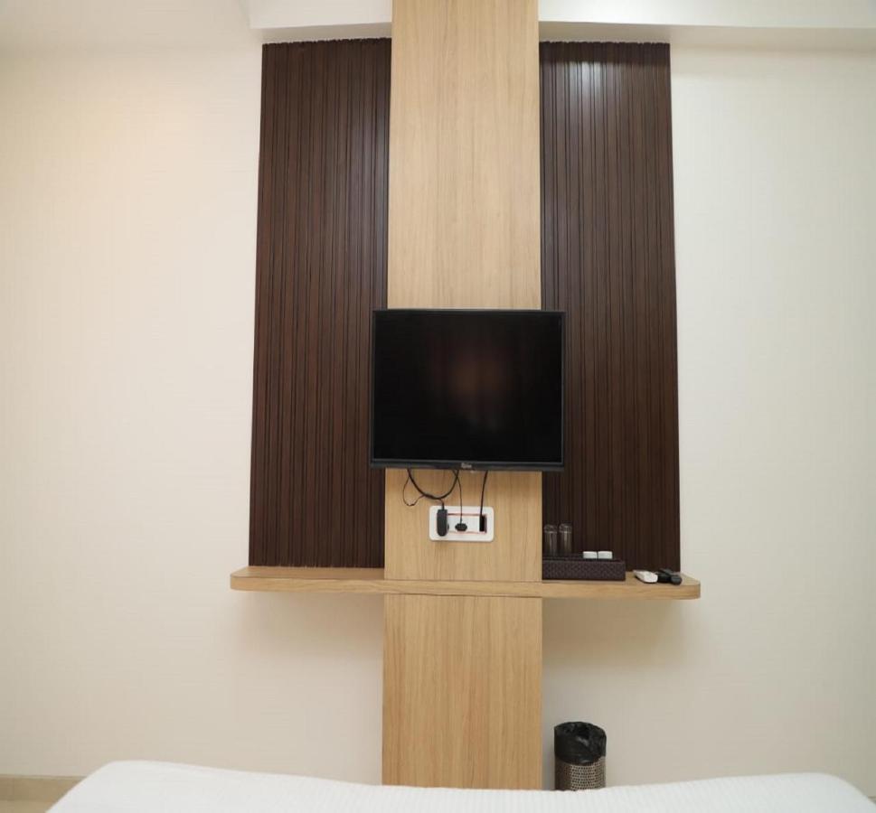 Hotel Dwarka Palace Ahmednagar Ngoại thất bức ảnh
